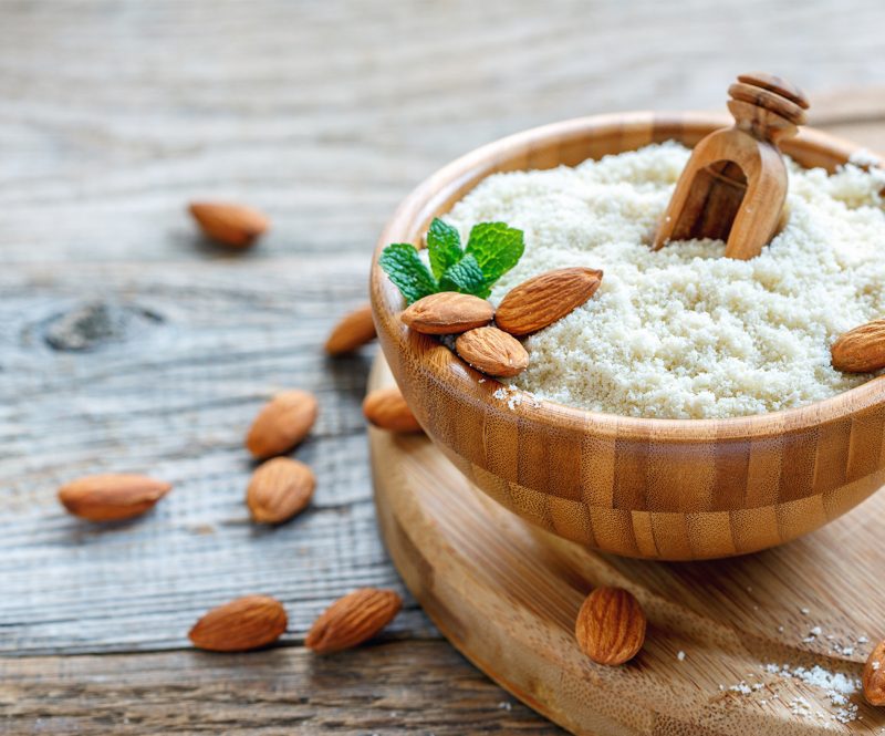 Bakken met amandelmeel