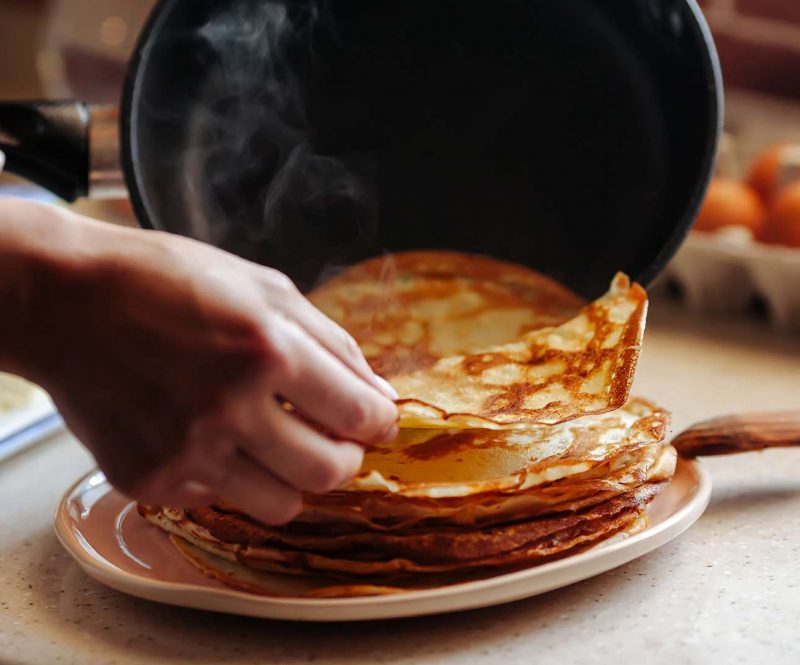 Waarom de eerste pannenkoek altijd mislukt en hoe je dat voorkomt