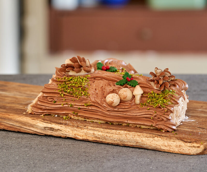 Buche met amarena-kersen en chocolademousse