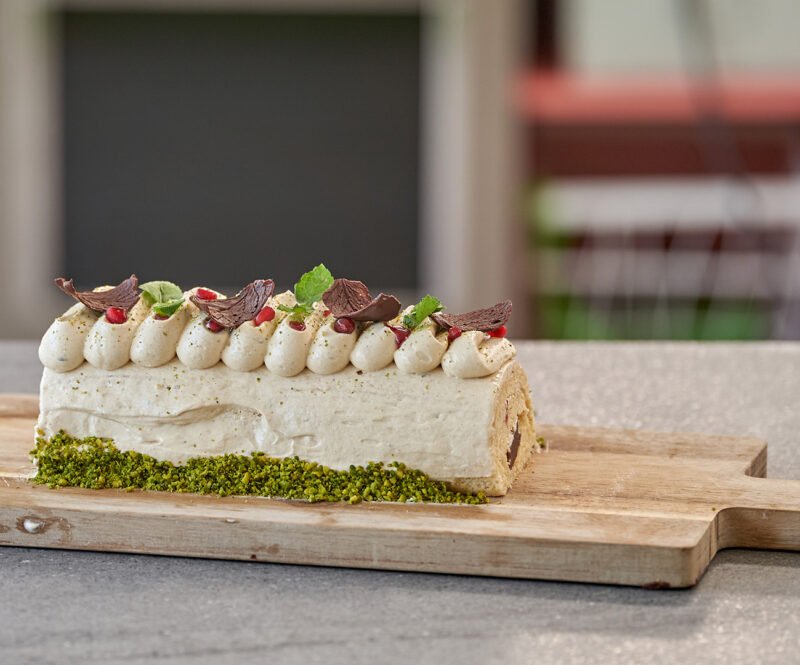 Buche met granaatappel en munt