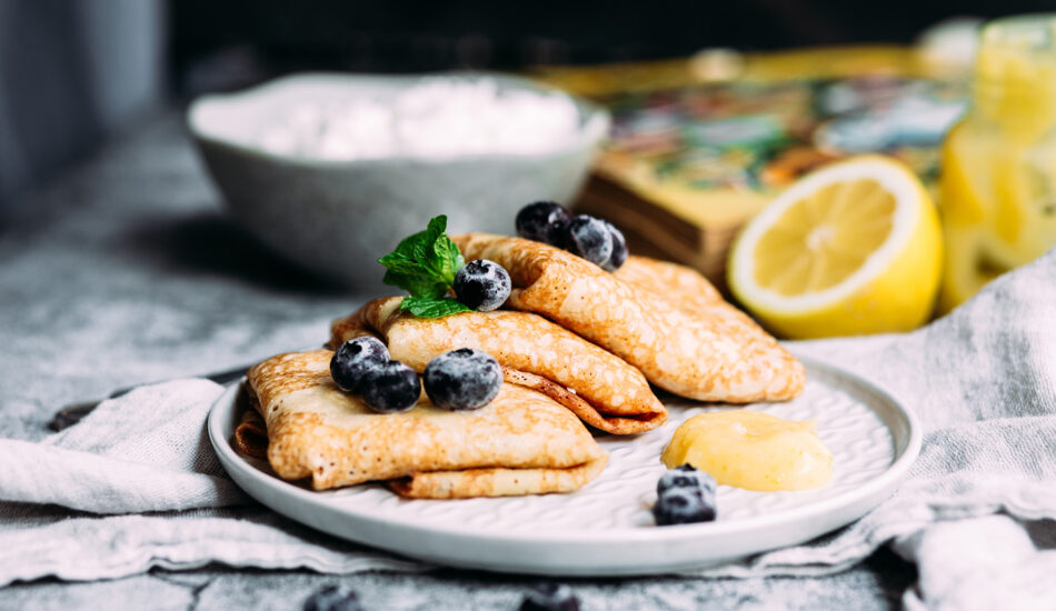 Pancakes lemon curd